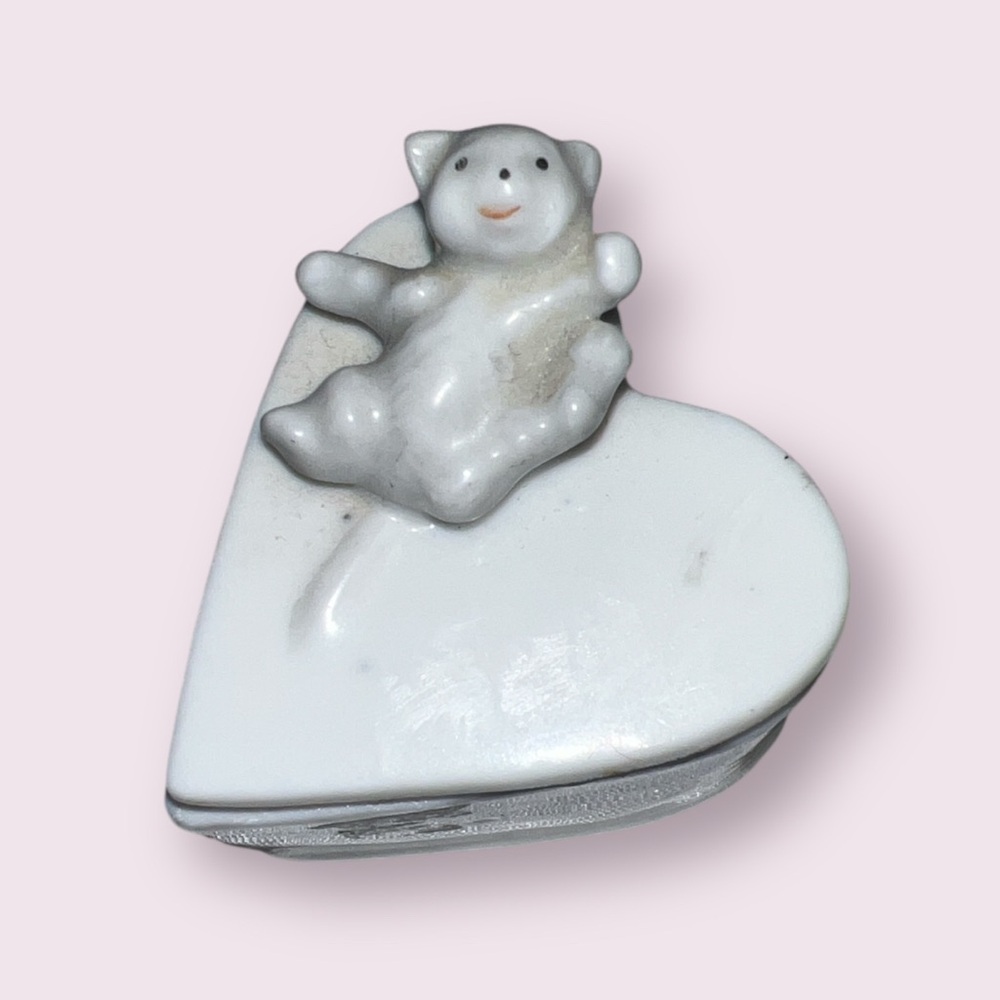 vintage mini porcelain cat White trinket box heart shaped